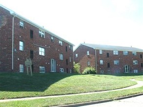 Courtside Apartments in Lexington, KY - Building Photo - Building Photo