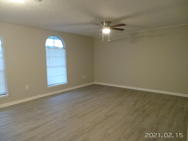 203 E John Sims Pkwy-Unit -A in Niceville, FL - Building Photo - Building Photo