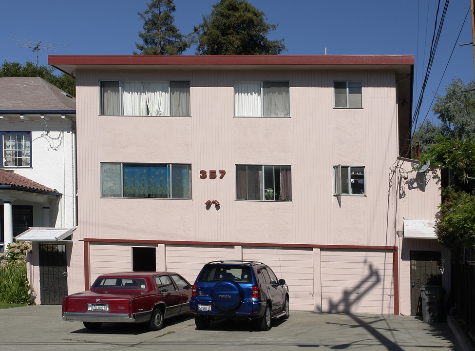 357 Athol Ave in Oakland, CA - Building Photo