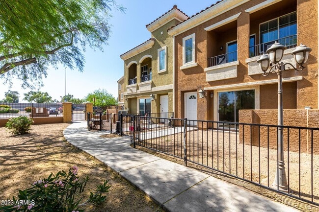 2450 W Glenrosa Ave in Phoenix, AZ - Building Photo - Building Photo