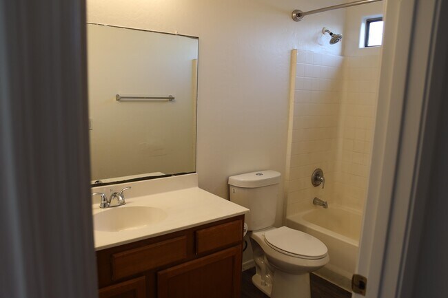 7347 N Black Canyon Hwy in Phoenix, AZ - Building Photo - Building Photo