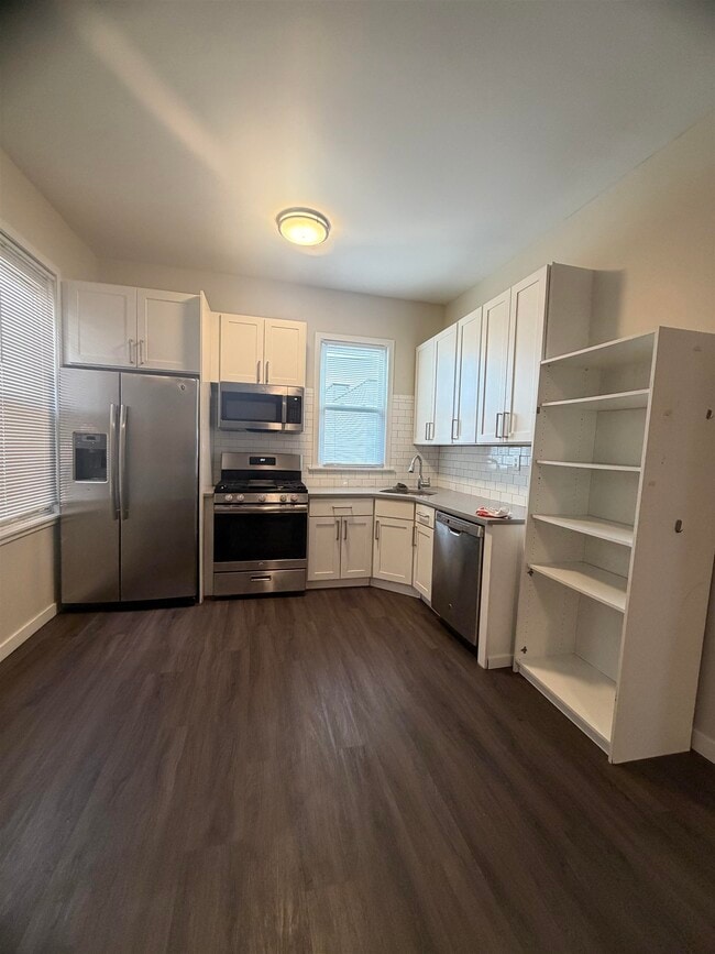 70 Charles St in Jersey City, NJ - Building Photo - Building Photo