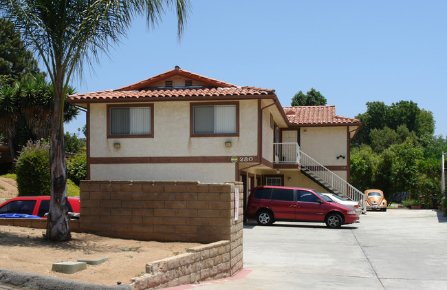 280 Avalon Dr in Vista, CA - Building Photo - Building Photo