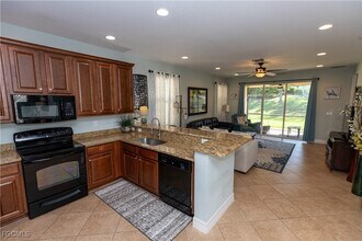 10547 Carolina Willow Dr in Ft. Myers, FL - Building Photo - Building Photo