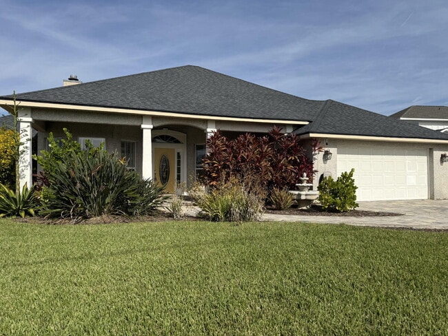 7 Deerwood St in Palm Coast, FL - Foto de edificio - Building Photo