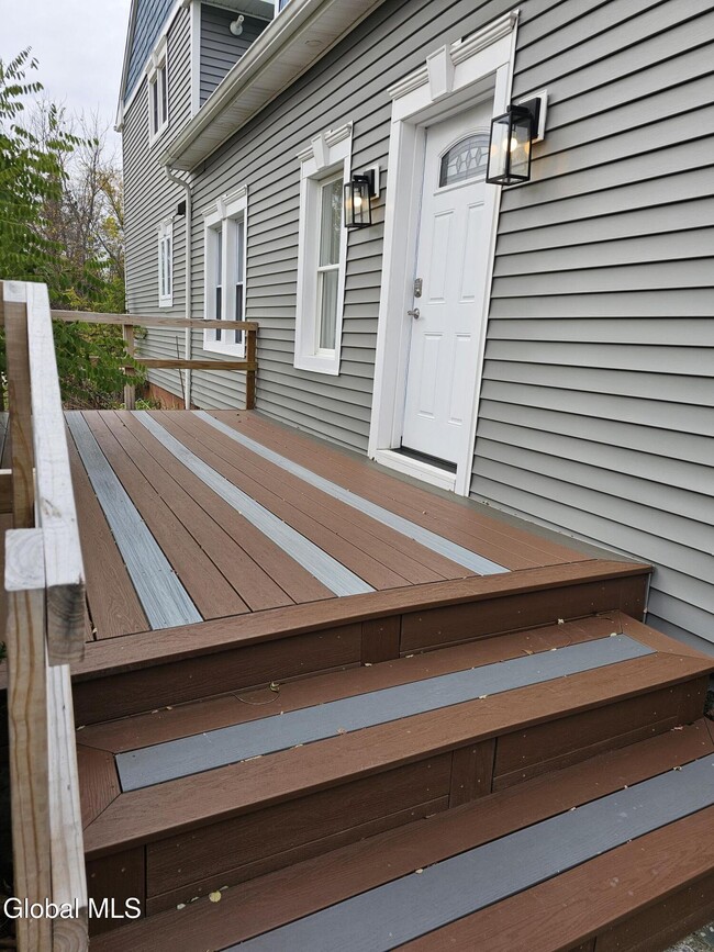 489 Grooms Rd in Clifton Park, NY - Building Photo - Building Photo