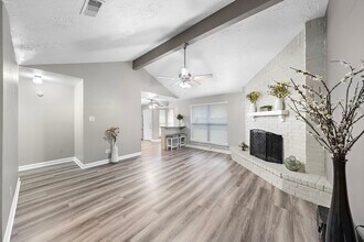 4526 Sloangate Dr in Spring, TX - Building Photo - Building Photo