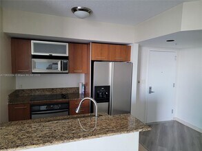 9055 SW 73rd Ct in Miami, FL - Building Photo - Building Photo