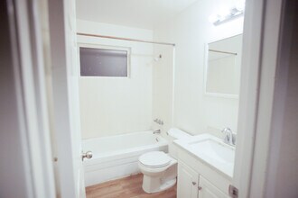 621 Grand Fir Ave, Unit 2 in Sunnyvale, CA - Building Photo - Building Photo