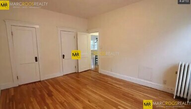 184 Saint Paul St, Unit 1 in Brookline, MA - Foto de edificio - Building Photo