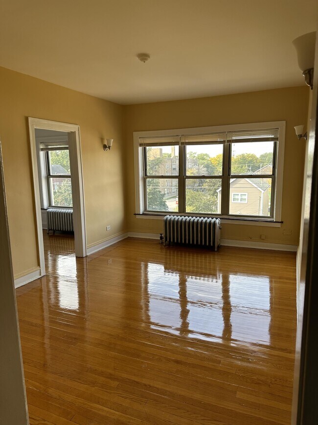 1726 E 70th St-Unit -1-1726 in Chicago, IL - Building Photo - Building Photo