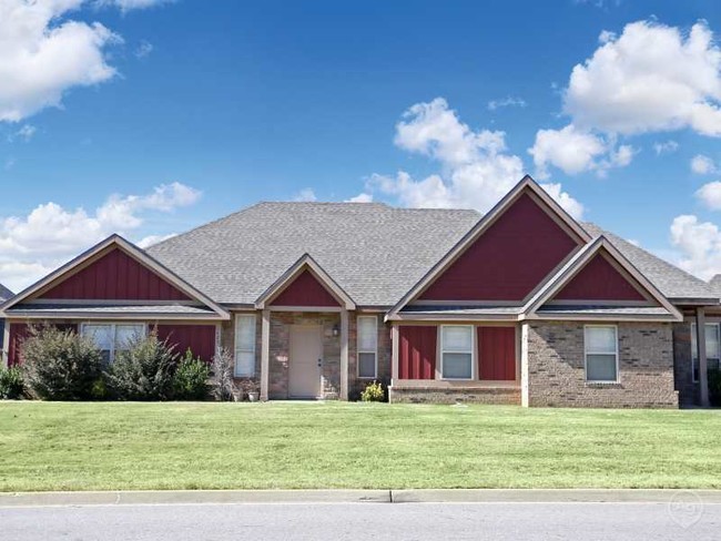 Willowbrook Duplexes in Fort Smith, AR - Building Photo - Building Photo