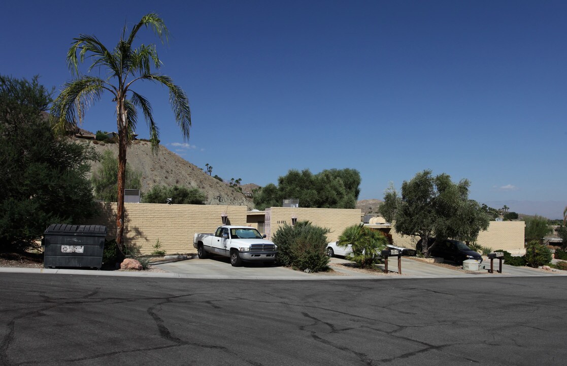 39945-39965 View Rd in Rancho Mirage, CA - Building Photo