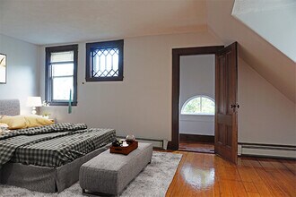 160 Brown St in Waltham, MA - Foto de edificio - Building Photo