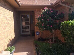 6031 73rd St in Lubbock, TX - Foto de edificio - Building Photo