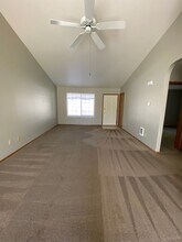 904 Speyers Rd in Selah, WA - Building Photo - Building Photo