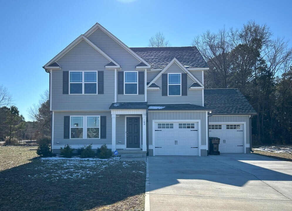 100 Arthurs Crk Dr in Goldsboro, NC - Foto de edificio