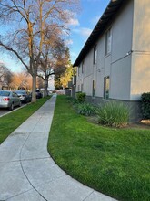 Lindsay Apartments in Fresno, CA - Foto de edificio - Building Photo