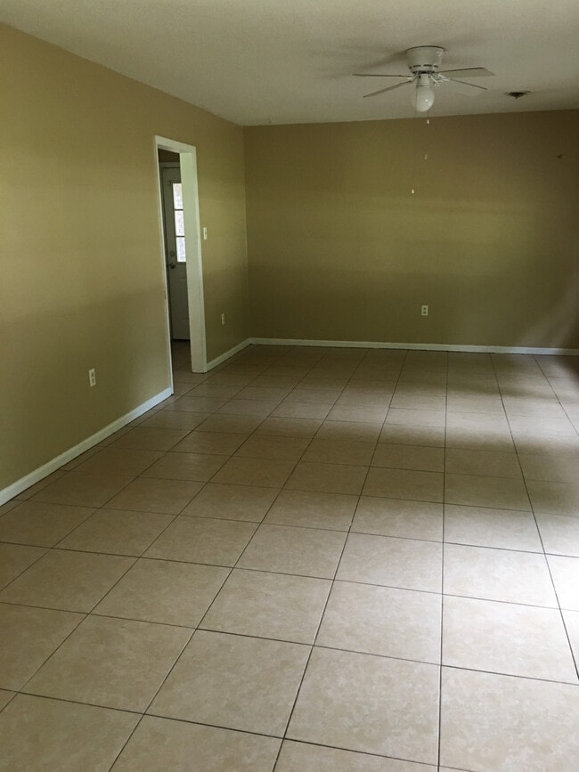 664 Mahoney Rd in Hinesville, GA - Building Photo - Building Photo