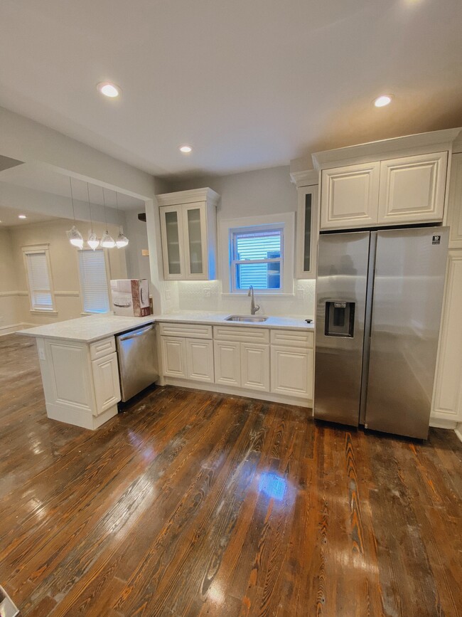 114 Josephine Ave, Unit 1, Unit 1