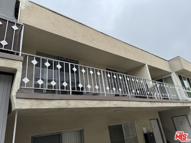 563 E Hazel St in Inglewood, CA - Building Photo - Building Photo