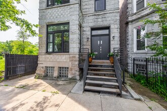 3507 W Carroll Ave, Unit #1 in Chicago, IL - Building Photo - Building Photo