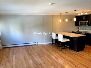 348 Franklin St, Unit 2A in Cambridge, MA - Building Photo - Building Photo