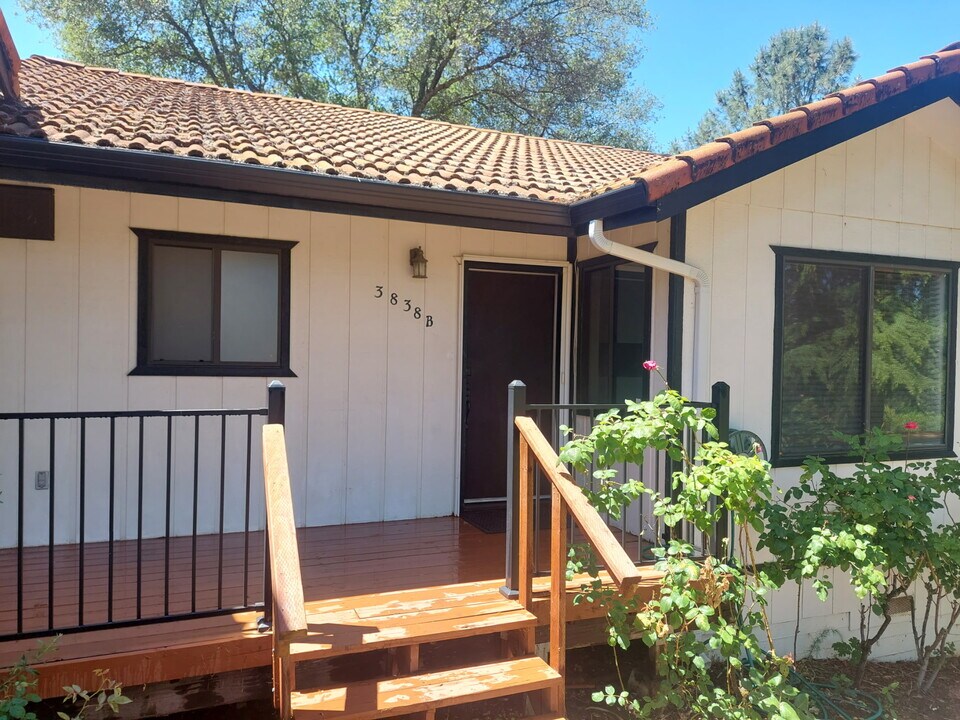 3838 Los Santos Dr in Cameron Park, CA - Building Photo