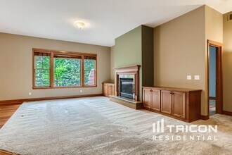 4025 Heritage Ln SE in Prior Lake, MN - Building Photo - Building Photo
