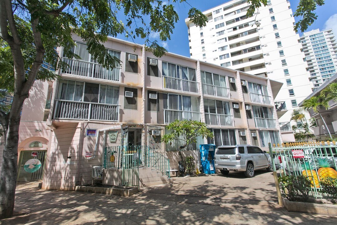 2406 Kuhio Ave., Unit Apt 105 in Honolulu, HI - Building Photo