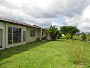 206 Lake Meryl Dr in West Palm Beach, FL - Building Photo - Building Photo