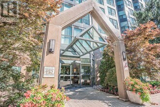 2177 Burnhamthorpe Rd W in Mississauga, ON - Building Photo - Building Photo