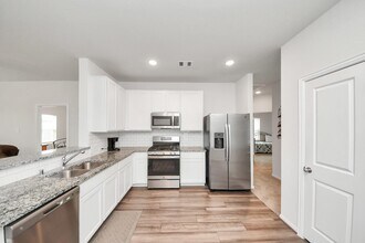 1110 Bending Trl Dr in Tomball, TX - Building Photo - Building Photo