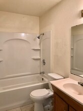 101-103-103 Lockhart St in San Marcos, TX - Building Photo - Building Photo
