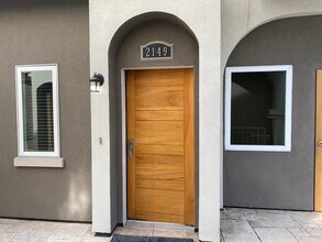 2149 Carlmont Dr in Belmont, CA - Building Photo - Building Photo