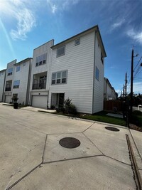 9002 Lonestar Creekbend Ln in Houston, TX - Building Photo - Building Photo