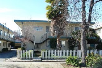 1091 Roewill Dr in San Jose, CA - Foto de edificio - Building Photo