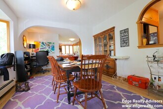 33 Claymoss Rd, Unit 2 in Boston, MA - Foto de edificio - Building Photo