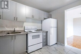 1219 Dundas St W in Mississauga, ON - Building Photo - Building Photo