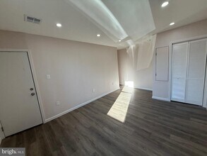 2537 E Auburn St in Philadelphia, PA - Foto de edificio - Building Photo