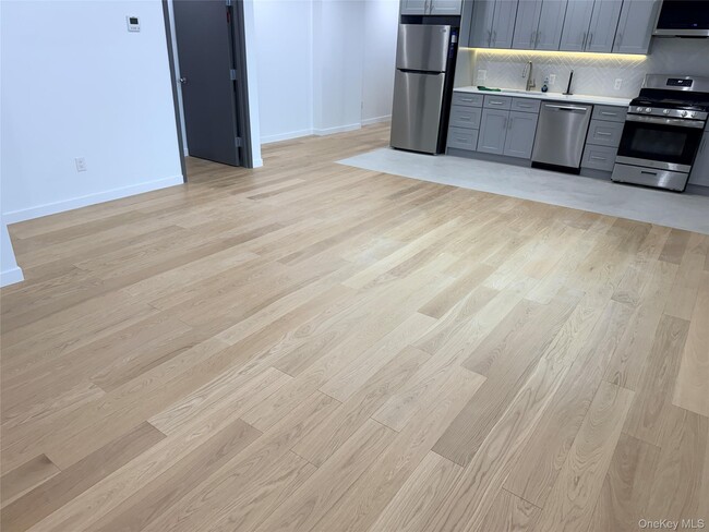 48-23 44th St in Queens, NY - Building Photo - Building Photo