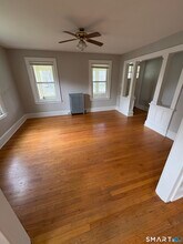 250 Greenfield St in Windsor, CT - Building Photo - Building Photo