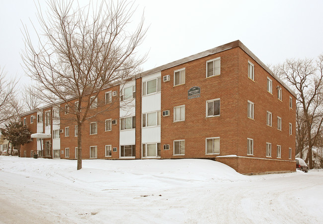 East 4th Street Apartments