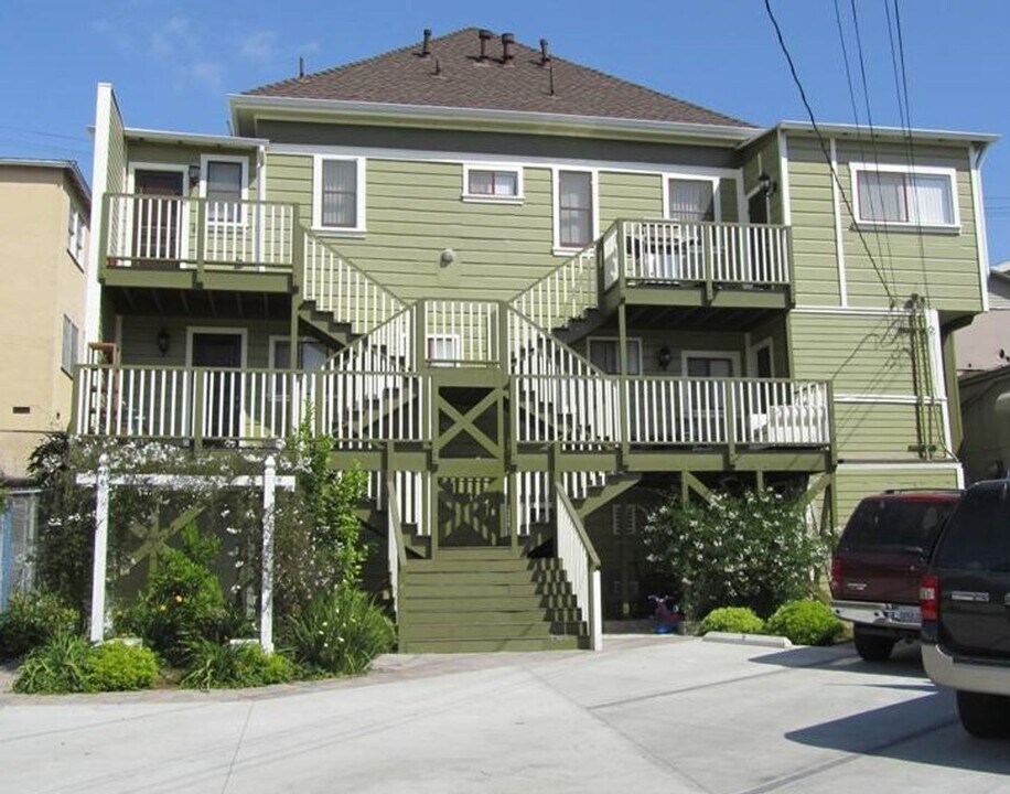 1154 W Edgeware Rd in Los Angeles, CA - Building Photo