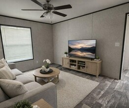 6407 SE 108th St in Belleview, FL - Building Photo - Building Photo