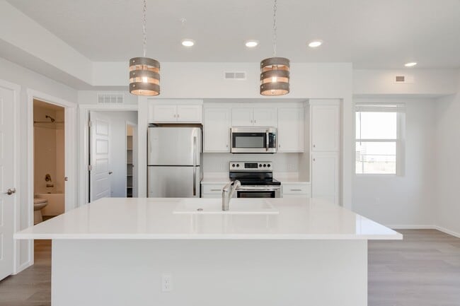 property at 5017 Farnum Ln