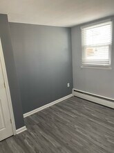 7242 Kindler Rd, Unit 1 in Columbia, MD - Foto de edificio - Building Photo
