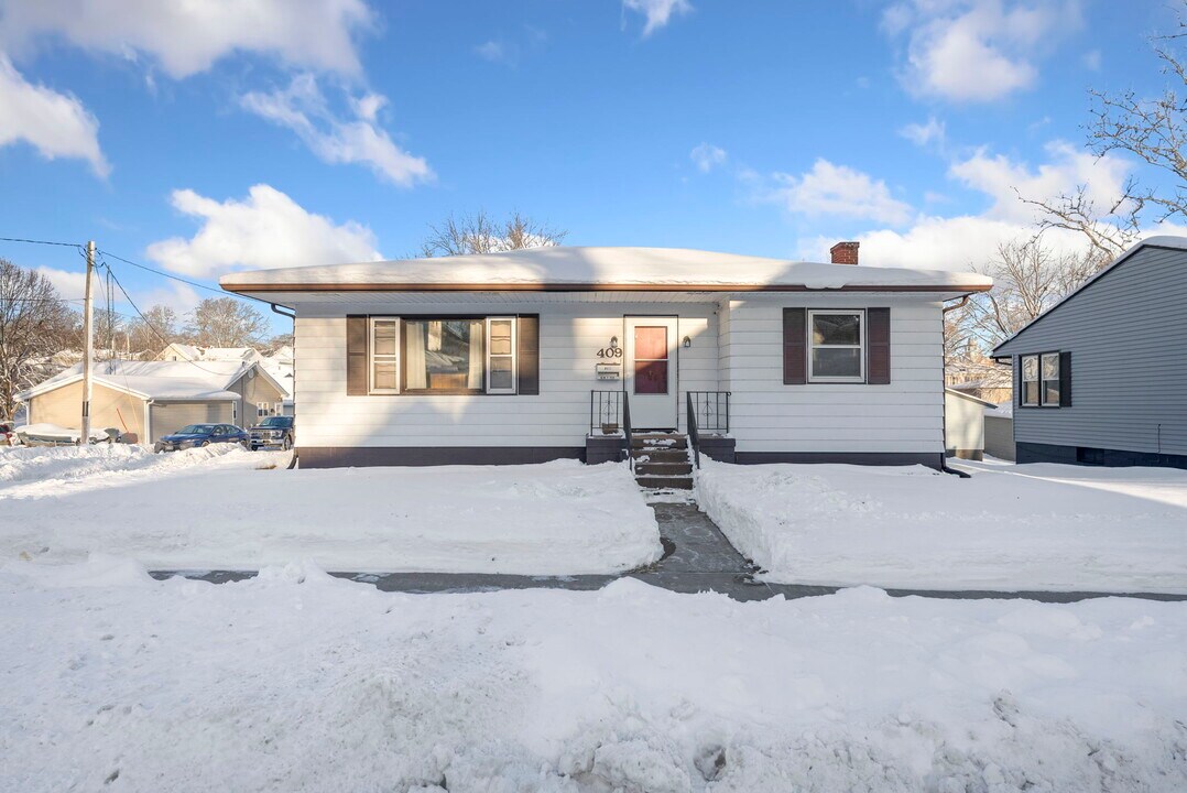 409 W 5th St in Muscatine, IA - Building Photo