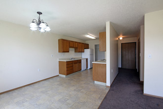 Lake Road Apartments in Blackduck, MN - Building Photo - Building Photo