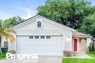 1415 Marsh Wood Dr in Seffner, FL - Building Photo